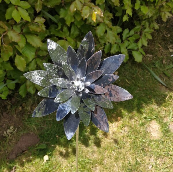 Aluminiumart aluminium garden art metal Lotus flower 2